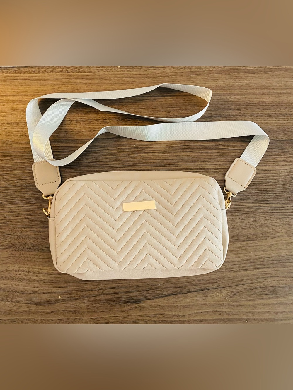 Chevron-Quilted Crossbody Bag in Light Beige with Gold Accent